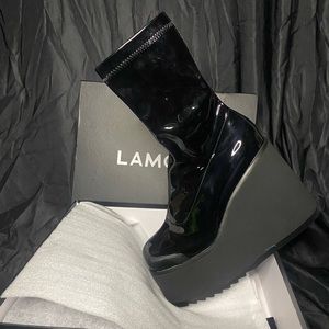 LAMODA Black Platform Ankle Boots